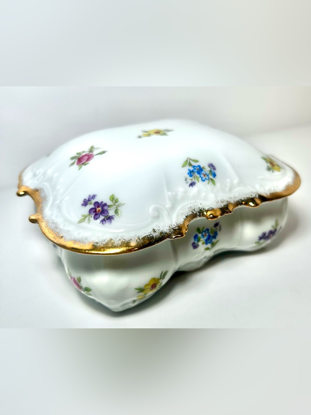 Vintage Jammet Seignolles, Porcelain Floral Trinket Box In Excellent Condition